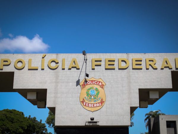 É a 2ª vez em que Walter Delgatti Neto, principal suspeito por hackear o telefone de autoridades, presta depoimento à Polícia Federal — Foto: Sérgio Lima/Poder 360