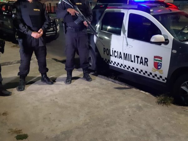 Policiais Militares apreenderam menor suspeito de praticar assaltos na Zona Norte de Natal — Foto: Sérgio Henrique Santos/Inter TV Cabugi