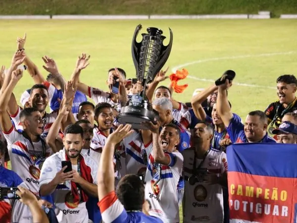 A equipe venceu o Riachuelo pelo placar de 1×0 e confirmou o acesso a primeira divisão do futebol do RN. — Foto: Augusto César Gomes/ge