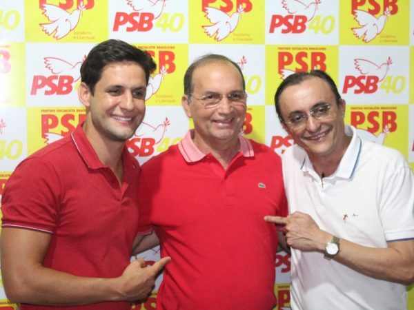 Prefeito Waldêcio Amorim, de Almino Afonso, Rafael Motta e Souza — Foto: Assessoria.