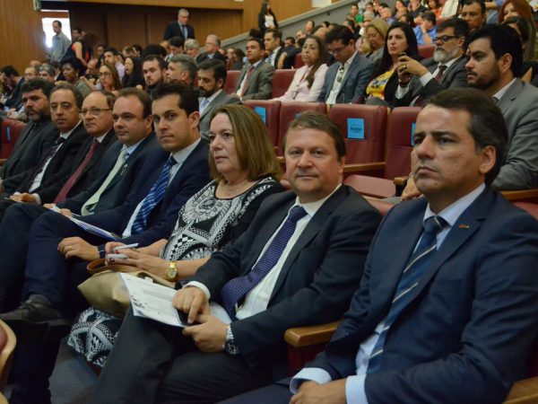 Benes Leocádio participou de encontro com presidentes de entidades municipalistas - Divulgação