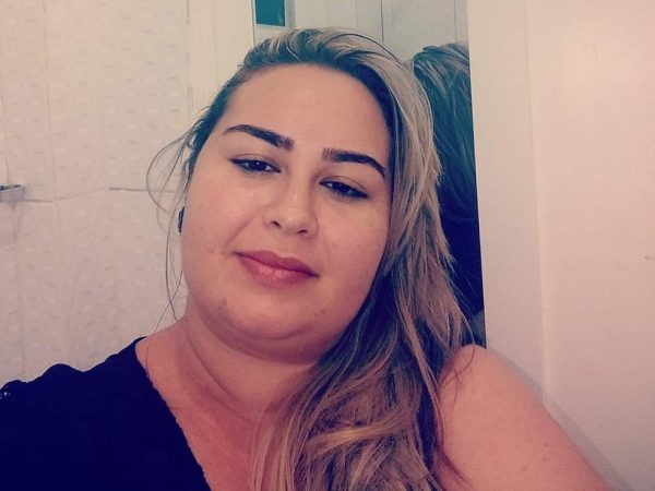 Priscila Ingridhi Costa Vasconcelos, de 33 anos, morreu com coronavírus 11 dias após dar à luz sua terceira filha — Foto: Redes sociais
