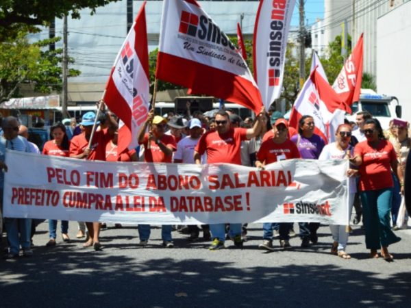 Mobilização andou pelas ruas da Cidade Alta - (Foto: Divulgação / Sinsenat)