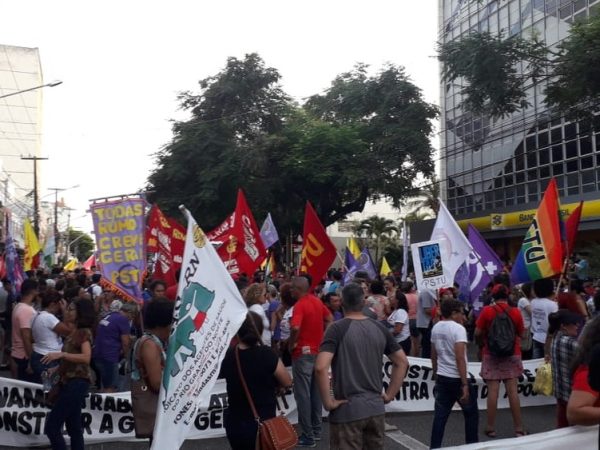 Trabalhadores protestam contra a Reforma da Previdência em Natal — Foto: Julianne Barreto/Inter TV Cabugi