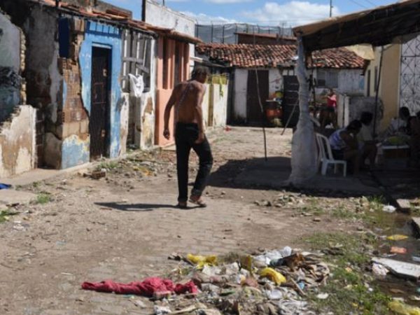 De acordo com os números, 1.018.671 potiguares inscritos no CadÚnico sobrevivem com até R$ 89 por mês. — Foto: João Maria Alves