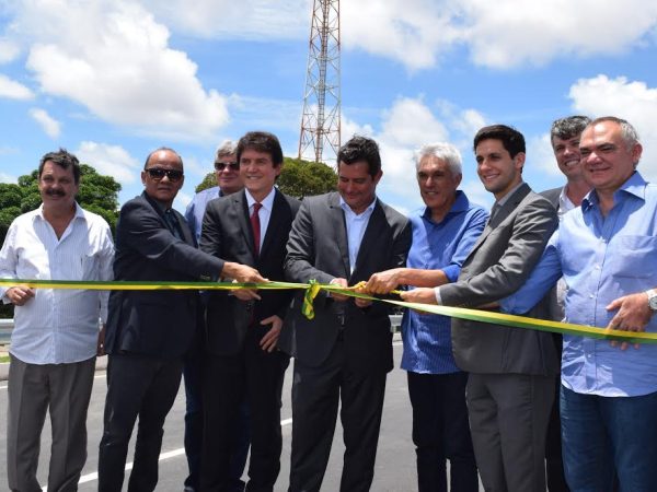 Rafael Motta visita obras na BR-101 e na Reta Tabajara