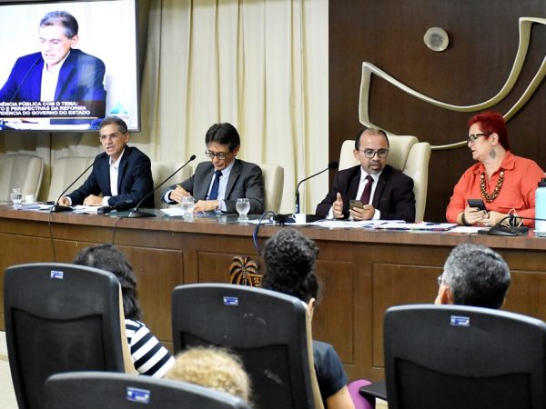 Os servidores estaduais haviam desistido da mesa de negociação por desacordo com as propostas apresentadas — Foto: João Gilberto