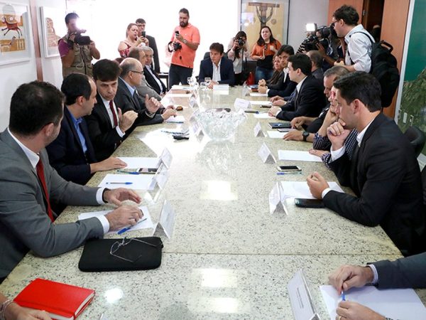 Governador se reuniu com a bancada federal do Rio Grande do Norte para expor a situação financeira do Estado (Foto: Demis Roussos/Secom)