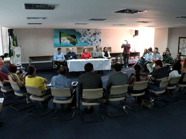 Governadora Fátima Bezerra durante a reunião com o fórum dos servidores estaduais — Foto: Demis Roussos