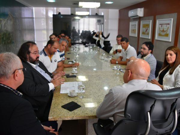 A reunião foi realizada a partir do pleito da vereadora de Nina Souza — Foto: Felipe Augusto