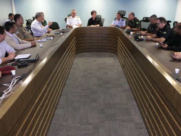 Reunião ocorreu no Gabinete de Gestão de Crise (GGI), localizado no Centro Administrativo (Foto: Demis Roussos)