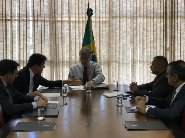 Governador Robinson Faria, durante reunião com ministro da Justiça, Torquato Jardim (ASSECOM-RN)