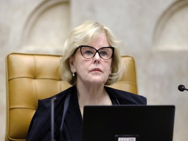 O voto da ministra Rosa Weber identificou a inconstitucionalidade formal e material dos parágrafos. — Foto: Rosinei Coutinho/STF