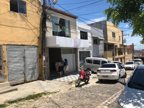 Crime ocorreu na Rua dos Pajeús neste domingo (1º) em Dix-Sept Rosado — Foto: Luiz Gustavo Ribeiro/Inter TV Cabugi