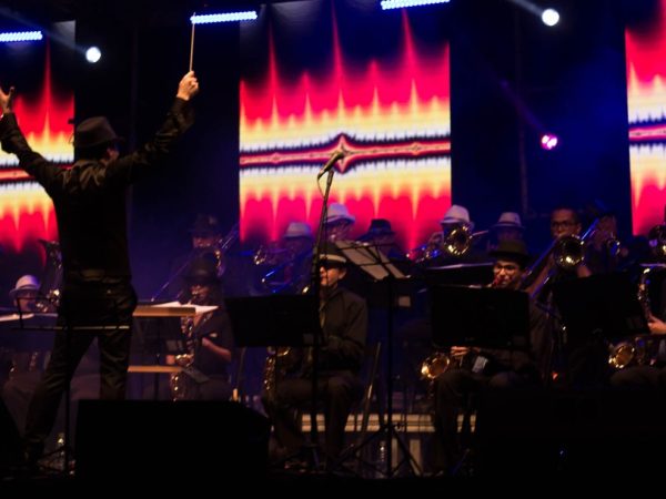 Orquestra leva jazz em arranjos inéditos para apresentações (Foto: Divulgação)