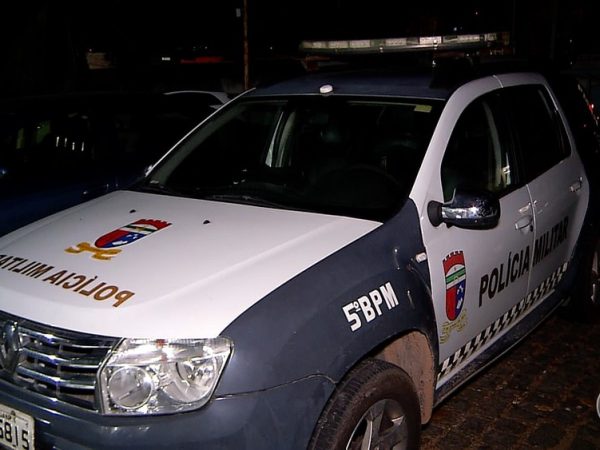 Sargentos da PM são vítimas de assalto na Zona Oeste de Natal (Foto: Inter TV Cabugi/Reprodução)