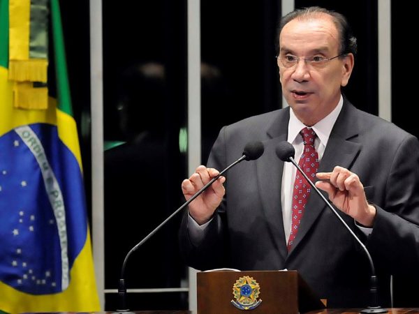 Aloysio Nunes (PSDB-SP) vai substituir José Serra no comando do Itamaraty
