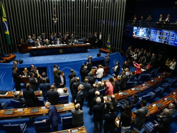 Sessão no Senado Federal nesta quarta-feira, dia 7, definiu reajuste aos magistrados (Foto: Pedro Ladeira / Folhapress)