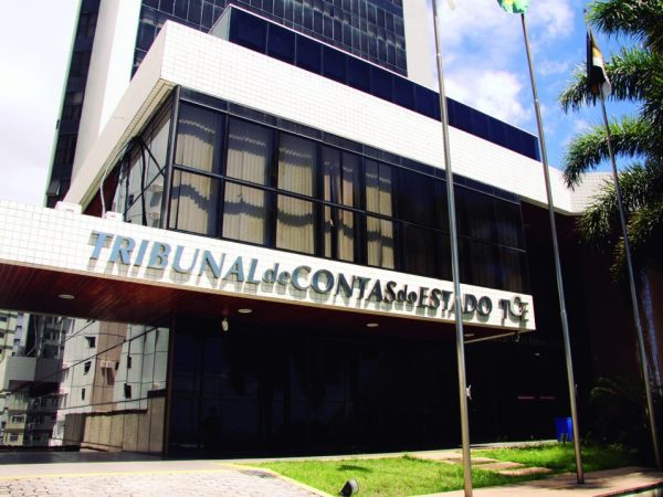 Fachada do Tribunal de Contas do Estado do Rio Grande do Norte (Foto: José Aldenir/Agora Imagens)