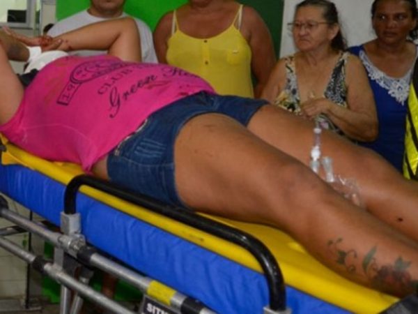 Tatiana Borges, também foi baleada na cabeça, mas foi levada com vida ao hospital, onde foi atendida (Foto: Fim da Linha)