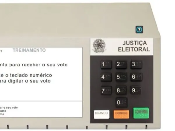 Por meio da ferramenta, a eleitora ou o eleitor podem treinar como vai votar no dia do pleito como se estivesse diante de uma urna. — Foto: Divulgação