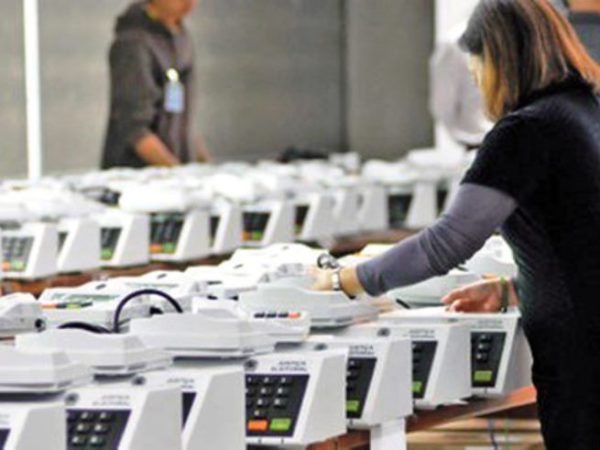 No boletim das 10h, o TSE não havia registrado a necessidade do voto manual em nenhum local. — © Foto: Reprodução de Internet