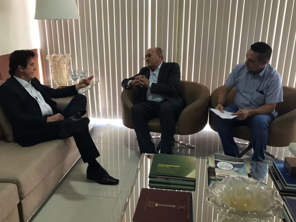 Robinson Faria, Vivaldo Costa e Amazan Silva durante reunião em maio de 2017, em Natal (Foto: Divulgação/Assessoria)