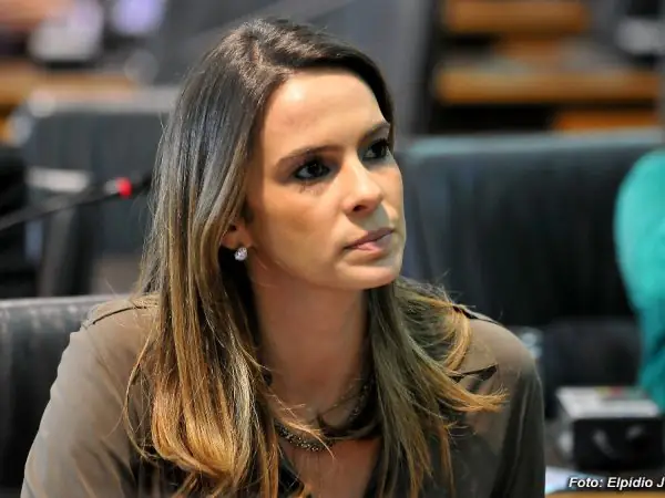 Vereadora Júlia Arruda anunciou rompimento como prefeito de Natal (Foto: Elpídio Júnior)