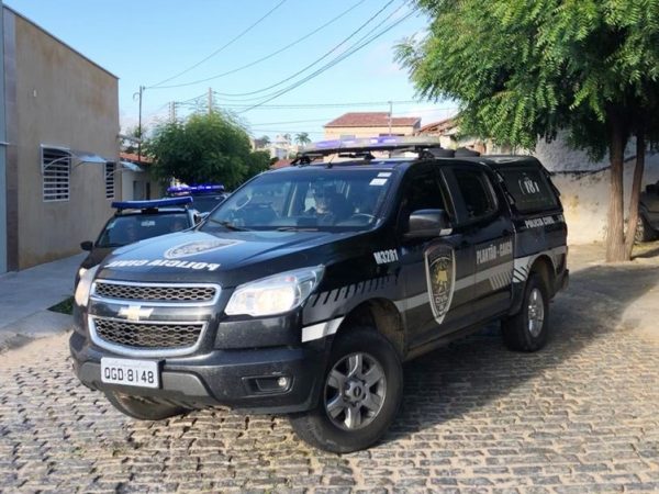 Operação 'Seridó Seguro' cumpriu mandados em Currais Novos e Cerro Corá. Cinco pessoas foram presas — Foto: Cleto Filho/Sidy's TV