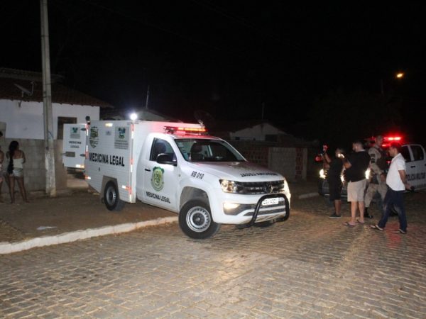 Polícia Civil foi ao local para realizar perícia. Corporação vai investigar o caso — Foto: Marcelino Neto/O Câmera