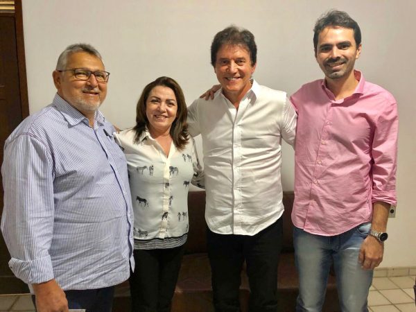 Maria Eudice estava acompanhada do seu esposo, ex-prefeito Joãozinho e do pré-candidato a deputado estadual Gustavo Costa (Foto: Divulgação)