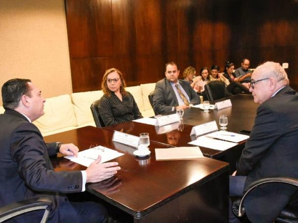 O pleito foi feito em audiência com o diretor geral do DER/RN, Manoel Marques  — Foto: Reprodução/ALRN.