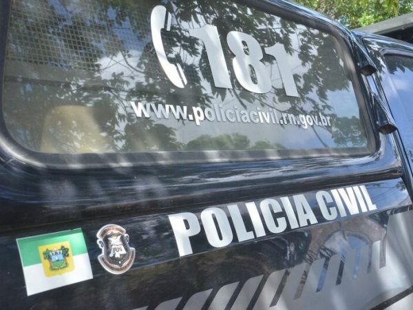 O Carro de um cliente foi levado pelos criminosos — Foto: José Aldenir / Agora RN.