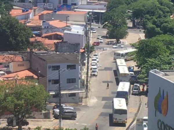 Condutores da Guanabara fazem ato em frente à sede do Sintro — Foto: Cedida