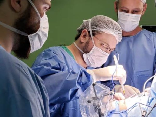 Médicos conseguiram remover 100% do tumor utilizando o método ‘awake craniotomy’ — Foto: Divulgação