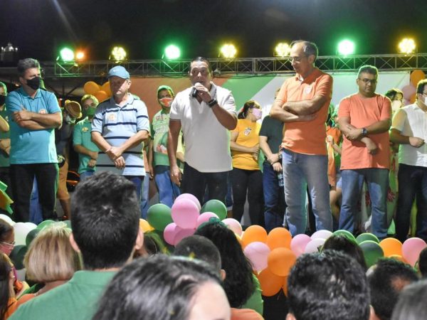 O deputado Ezequiel Ferreira está na estrada para percorrer mais de 100 municípios do RN — Foto: Divulgação