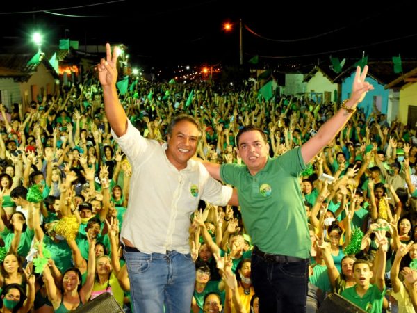 O evento contou com presença do deputado federal Rafael Motta e do atual prefeito Alessandru Alves — Foto: Divulgação