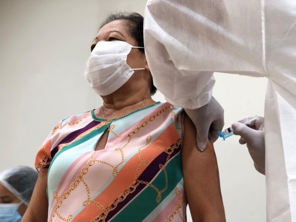 Neste domingo, dia 2, foi confirmado que também será iniciada a vacinação de quem tem comorbidades. — Foto: Divulgação