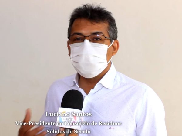 Prefeito de Lagoa Nova e vice-presidente do Consórcio de Resíduos Sólidos do Seridó, Luciano Santos. — Foto: Reprodução/Caicó em Foco