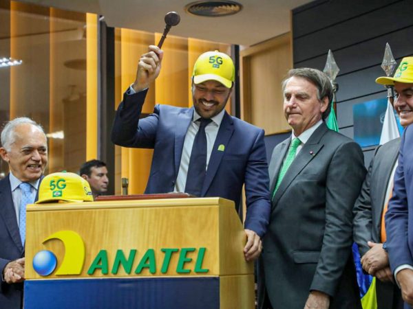 Anúncio foi feito pelo ministro das Comunicações, Fábio Faria, na abertura do maior leilão de telecomunicações do país. — Foto: Divulgação