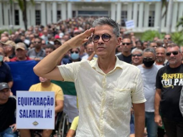Coronel Azevedo justificou a decisão como um gesto de compromisso e lealdade ao presidente Jair Bolsonaro. — Foto: Cedida