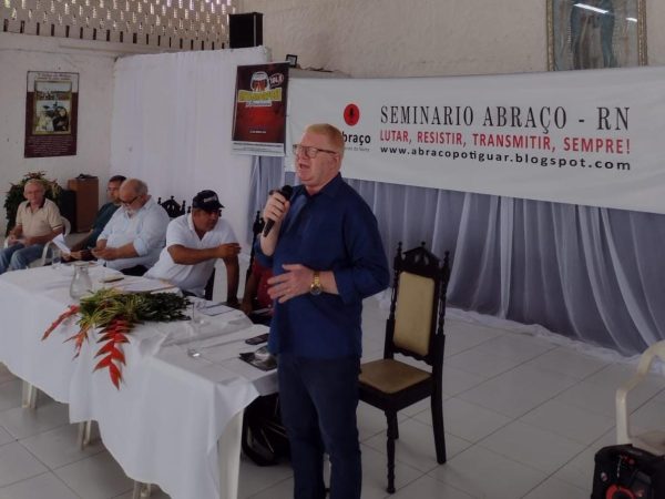 Evento contou com as participações do jornalista Ciro Pedroza e do diretor da Abraço Potiguar, Ézio Renato. — Foto: Divulgação