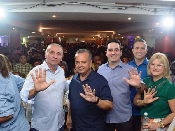 A família reuniu filiados, militantes, pré-candidatos e lideranças do Partido da Social Democracia (PSD). — Foto: Divulgação
