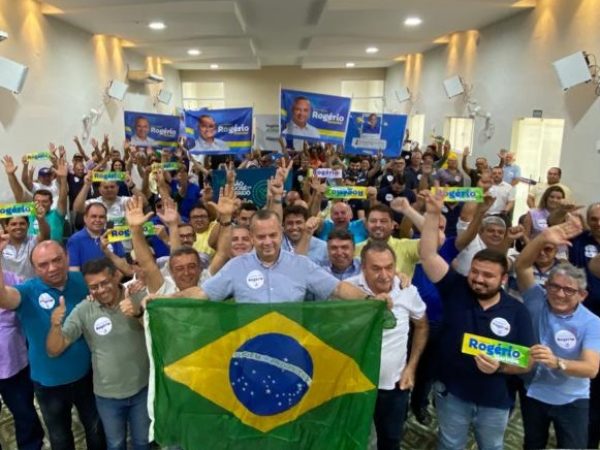 Estiveram presentes 12 prefeitos, vice-prefeitos, vereadores e líderes da região do Seridó. — Foto: Divulgação