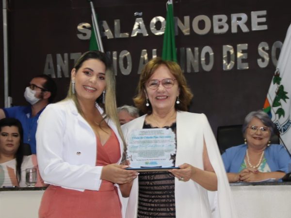 A solenidade de entrega do título aconteceu no Salão Nobre da Câmara Municipal. — Foto: Divulgação