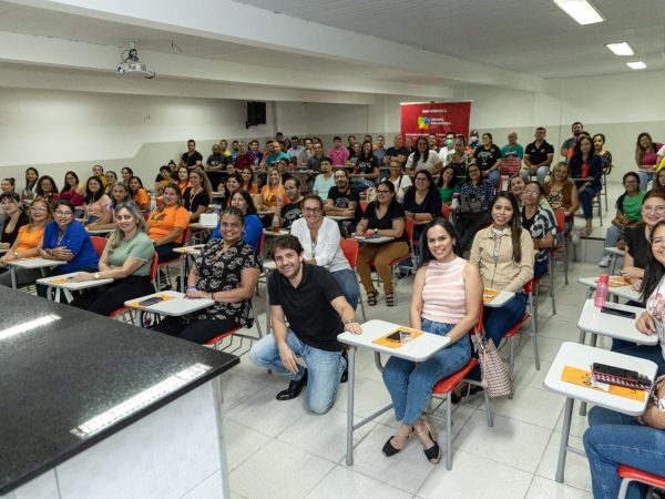 O CEO da Inspira Rede de Educadores André Aguiar falou enaltecendo o trabalho de cada um. — Foto: Divulgação