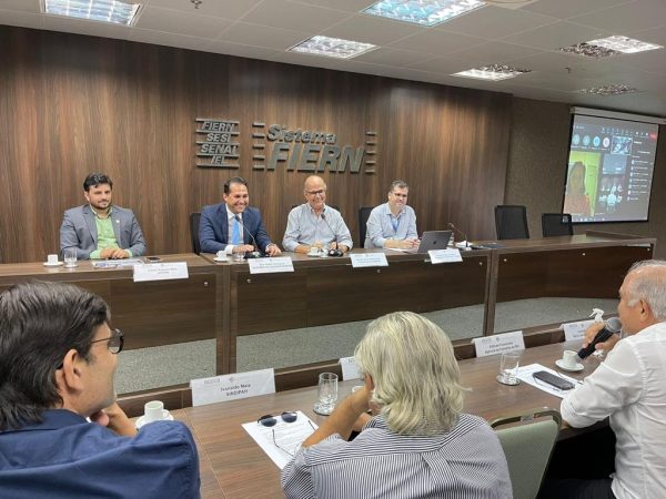 O evento reuniu instituições e empresários e foi conduzido pelo presidente da Comissão Heyder Dantas. — Foto: Divulgação