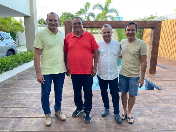 Destacam-se as presenças dos prefeitos de Felipe Guerra, Salomão Gomes; e de Umarizal, Raimundo Pezão. — Foto: Divulgação