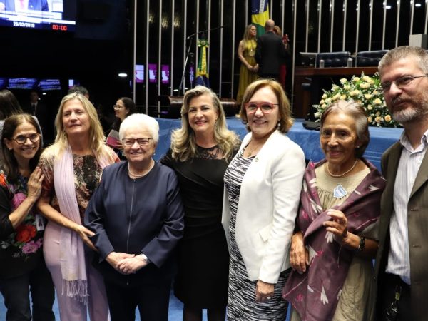 Zenaide Maia e as homenageadas no Senado Federal — Foto: Divulgação