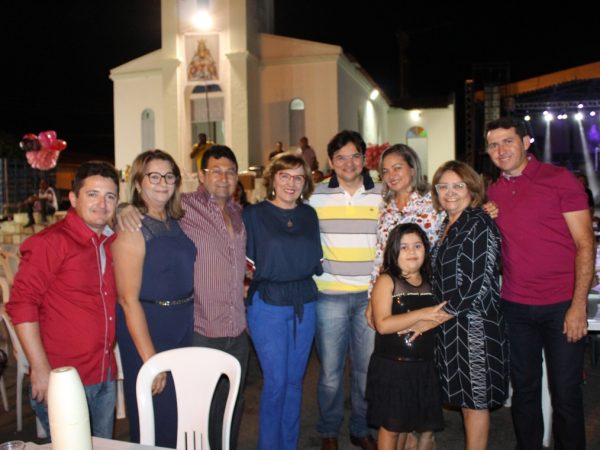 A deputada federal prestigiou as festividades, acompanhada do prefeito Valdir de Medeiros - Divulgação